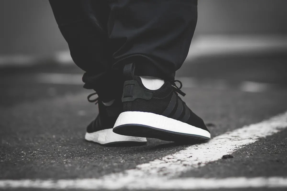 Giày Adidas NMD_R2 'Core Black' CQ2402 — ảnh 4