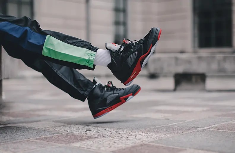 Giày Nike Jordan Retro 5 'Satin Bred' 136027-006 — ảnh 5