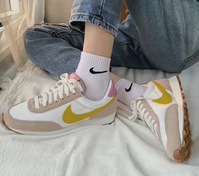 Giày Nike Wmns Daybreak 'Fossil Stone Saffron Quartz' CK2351-200 — ảnh 2