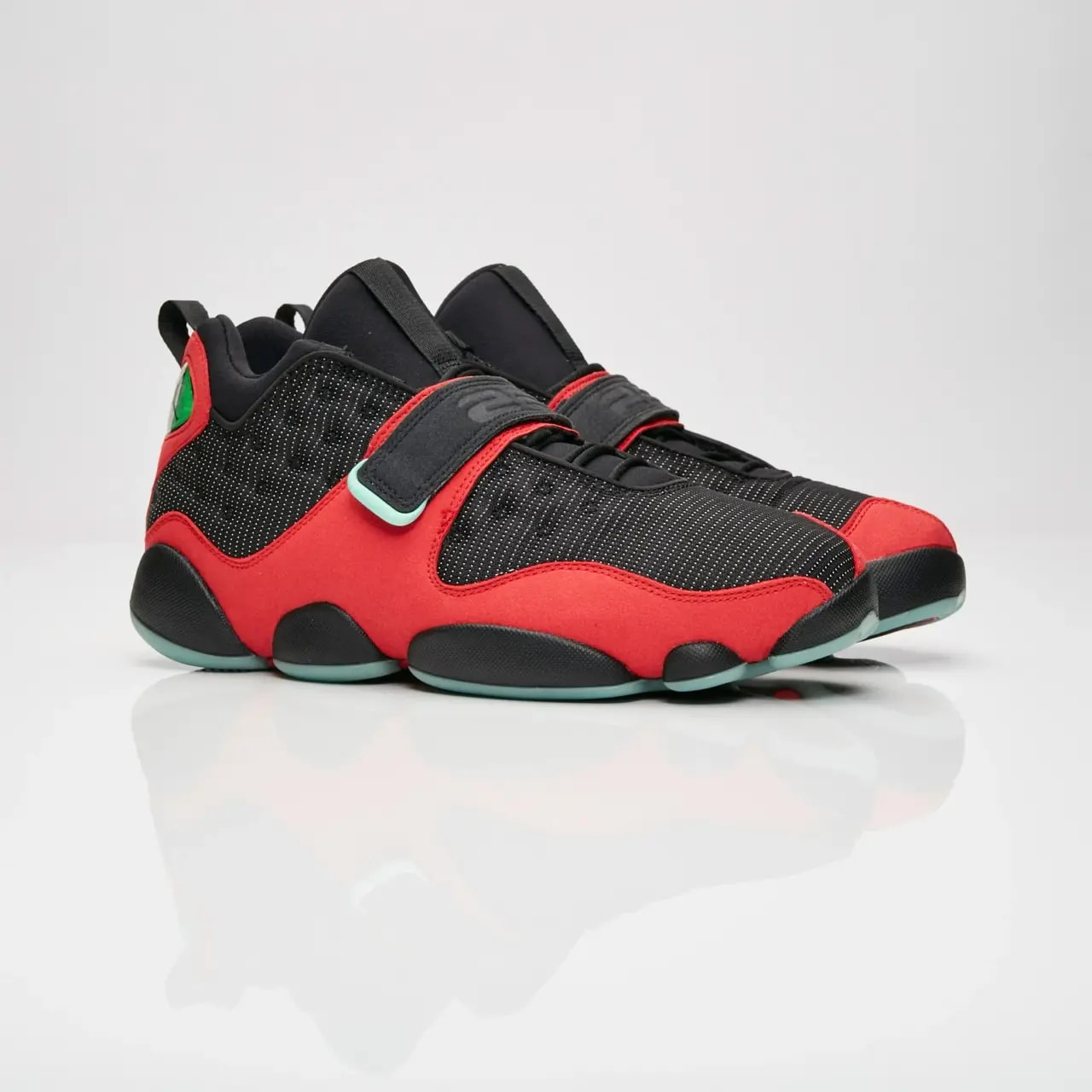 Giày Nike Jordan Black Cat 'Bred' AR0772-006 — ảnh 2