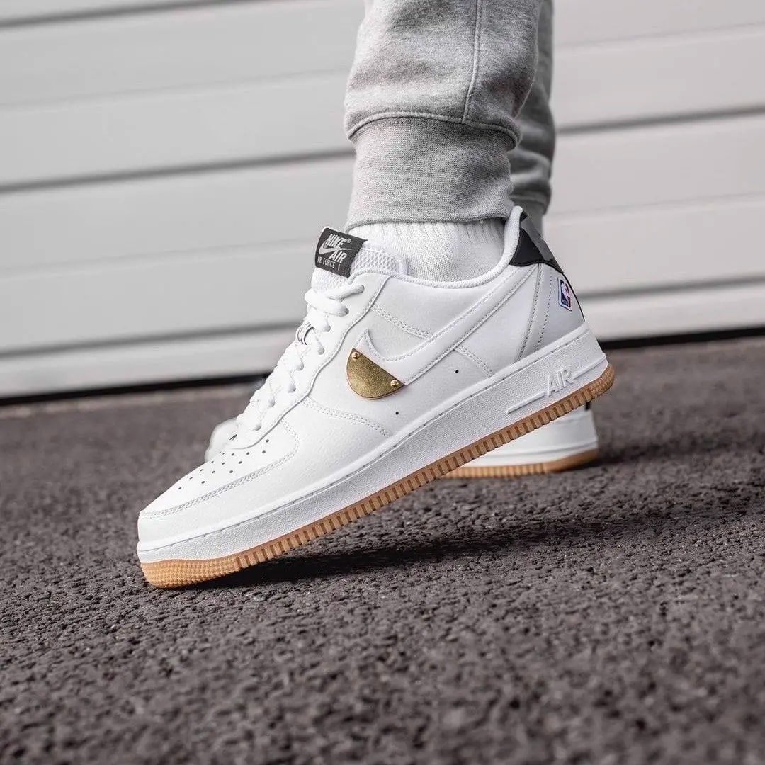 Giày Nike NBA x Air Force 1 LV8 1 HO20 GS 'White' CT3842-100 — ảnh 2