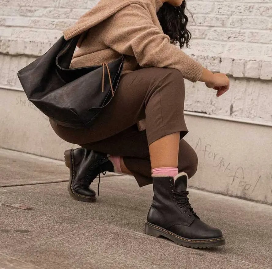 Giày Dr.Martens 1460 Women's Faux Fur Lined 'Black' 21797001 — ảnh 3