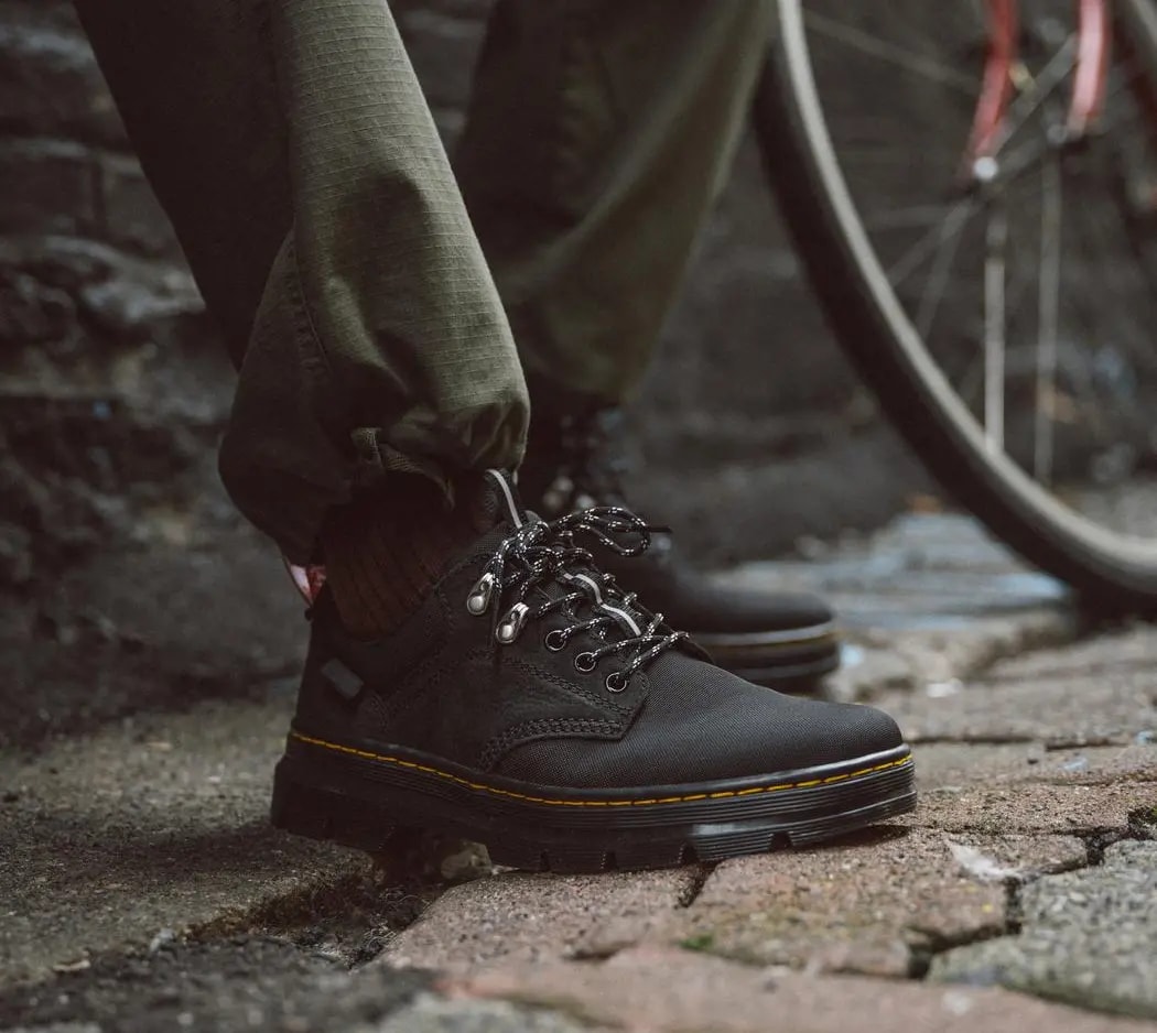 Giày Dr Martens Reeder Herschel Utility 'Black' 27315001 — ảnh 2