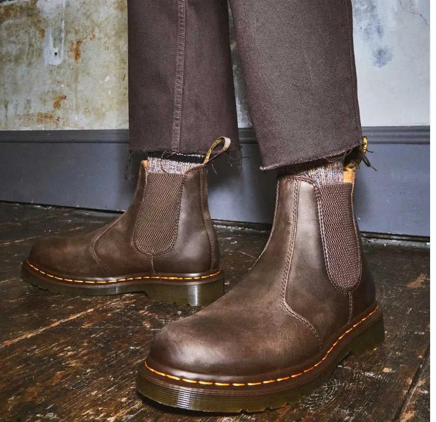 Giày Dr Martens 2976 Yellow Stitch Crazy Horse Leather Chelsea Boots 27486201 — ảnh 3