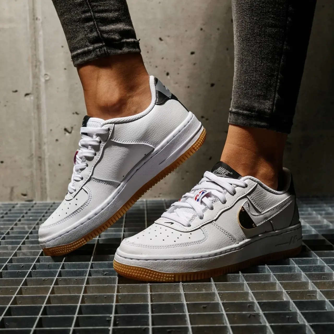 Giày Nike NBA x Air Force 1 LV8 1 HO20 GS 'White' CT3842-100 — ảnh 3