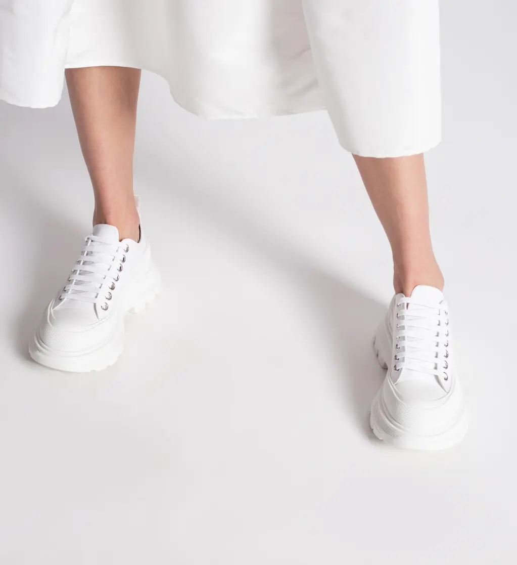 Giày Alexander McQueen Wmns Tread Slick Lace Up 'White' 611705-W4MV2-9000 — ảnh 2