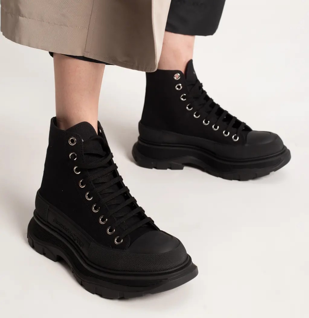 Giày Alexander McQueen Tread Slick Low Lace Up Boots Black 611706-W4MV2-1000 — ảnh 2