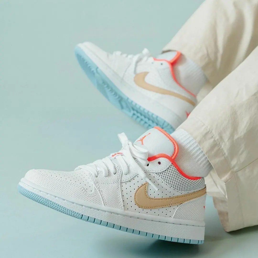 Giày Nike Wmns Air Jordan 1 Low SE 'White Sesame' DC9509-100 — ảnh 3