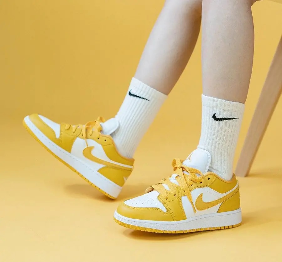 Giày Nike Air Jordan 1 Low GS 'White Yellow' 553560-171 — ảnh 3