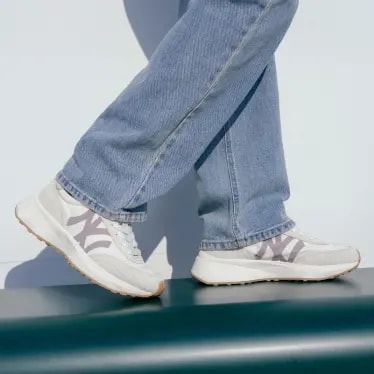 Giày MLB Chunky Jogger New York Yankees Beige 3ASXX111N-50IVS — ảnh 2
