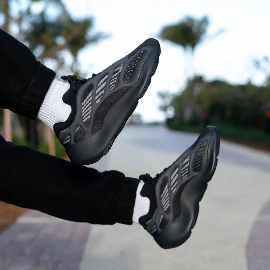 Giày Adidas Yeezy 700 V3 'Alvah' H67799 — ảnh 2