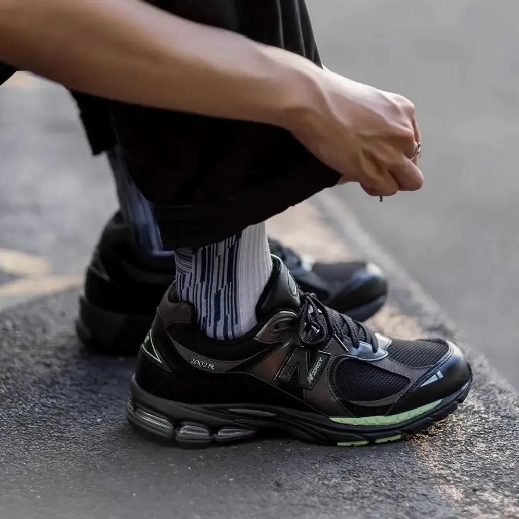 Giày New Balance 2002R 'Black Green' M2002RLD — ảnh 3
