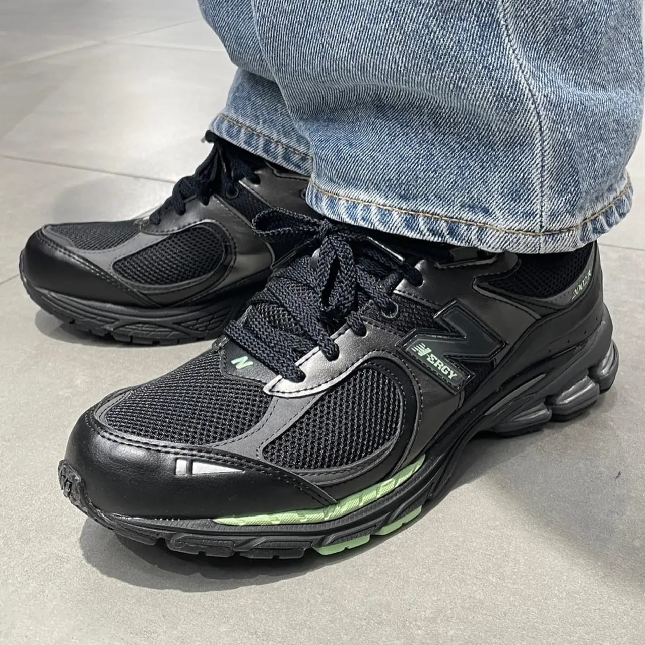 Giày New Balance 2002R 'Black Green' M2002RLD — ảnh 4