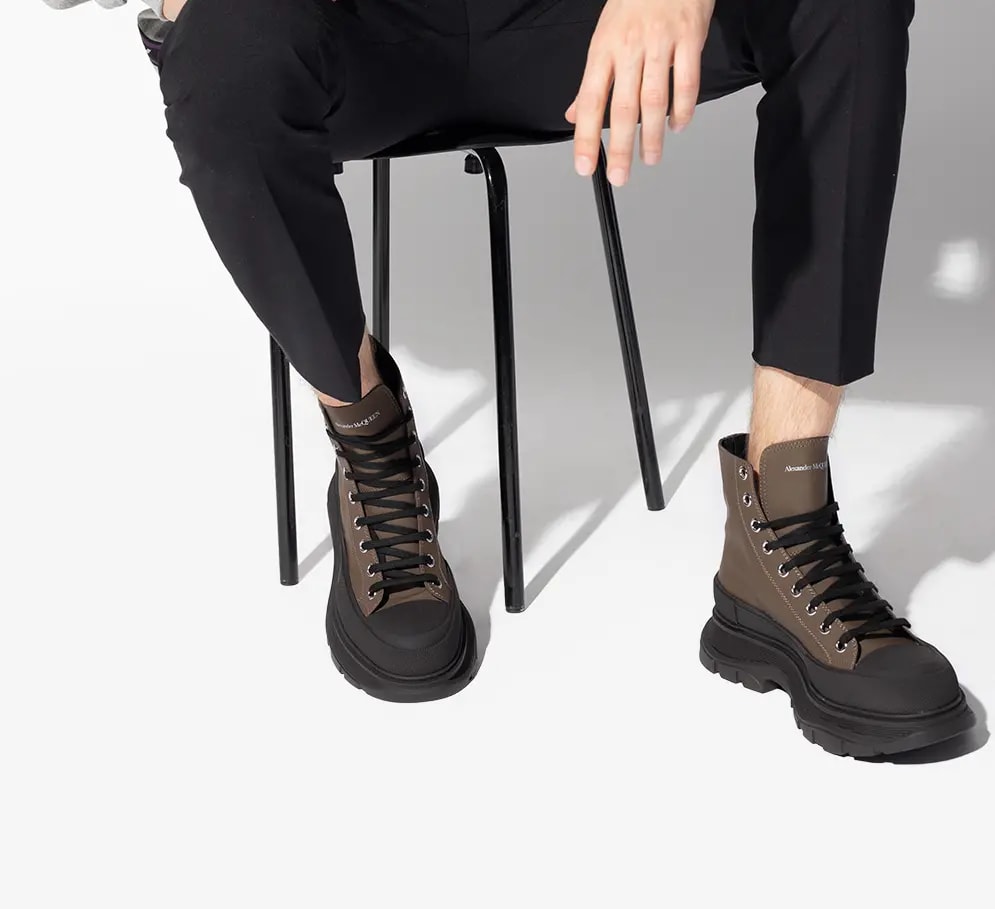 Giày Alexander McQueen Tread Slick Boots 'Khaki Black' 627206-WHYK3-3238 — ảnh 5