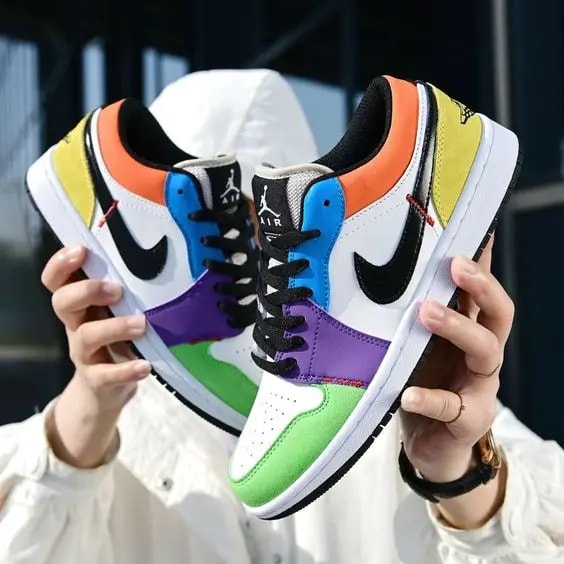 Giày Nike Wmns Air Jordan 1 Low SE 'Lightbulb' CZ3572-104 — ảnh 3