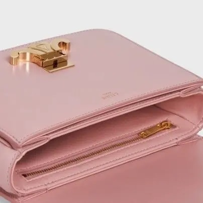 Túi Celine Teen Triomphe Bag In Shiny Calfskin 188423BF4.25VP — ảnh 3