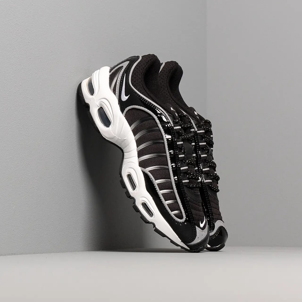 Giày Nike Wmns Air Max Tailwind 4 NRG 'Black Patent' CK4122-001 — ảnh 2