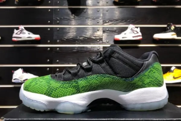 Giày Nike Air Jordan 11 Retro Low 'Snake' 528895-033 — ảnh 2