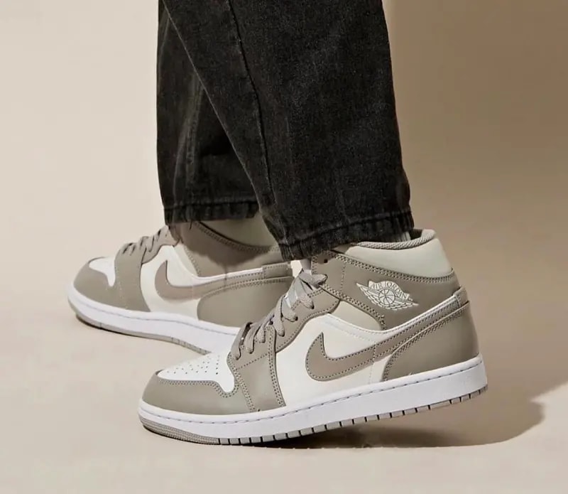 Giày Nike Air Jordan 1 Mid 'Linen' 554724-082 — ảnh 3