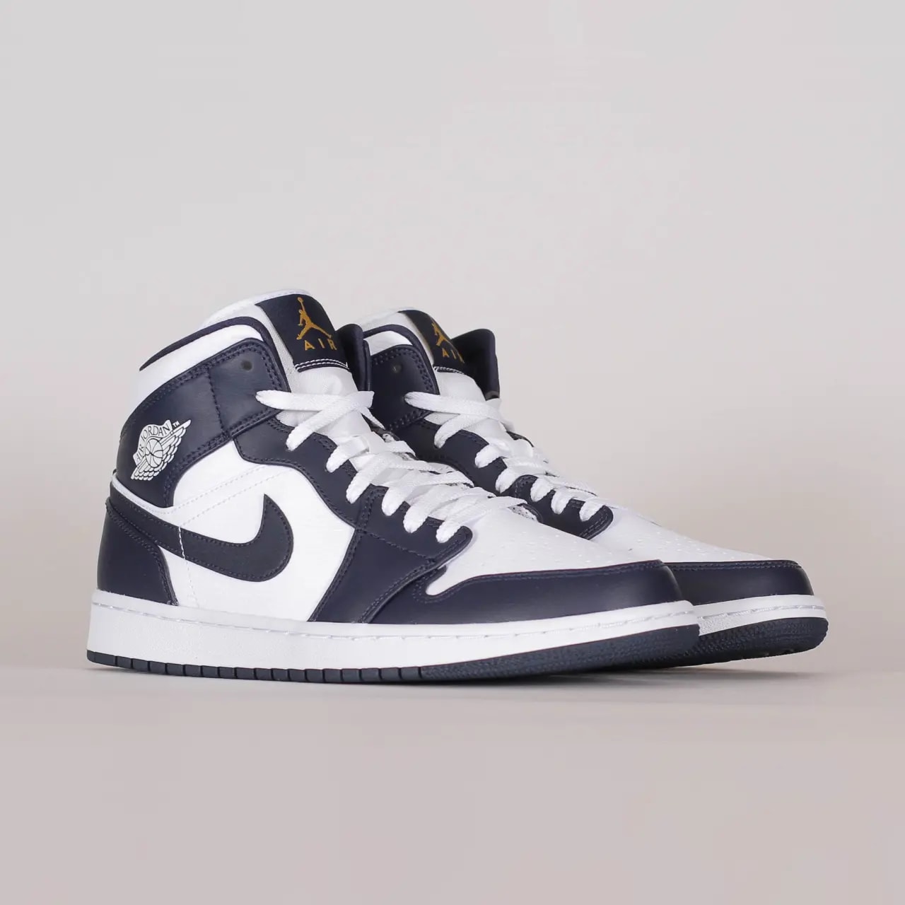 Giày Nike Air Jordan 1 Mid 'Obsidian' 554724-174 — ảnh 5