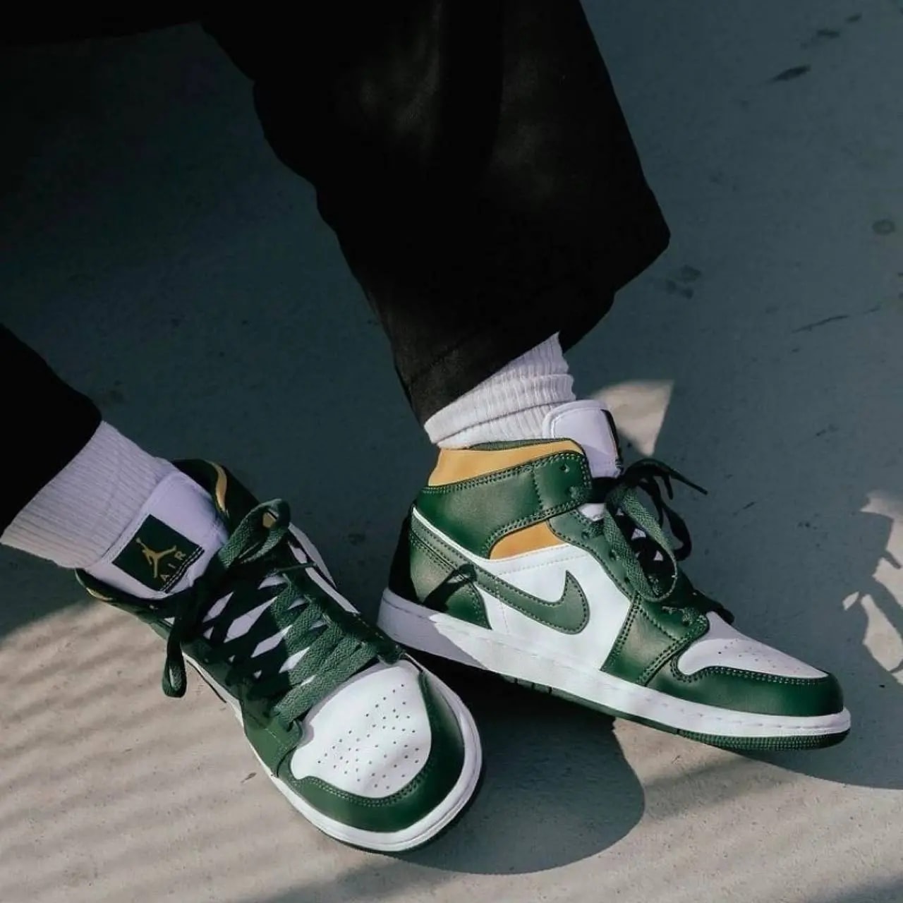 Giày Nike Air Jordan 1 Mid 'Green Yellow' 554724-371 — — ảnh 3