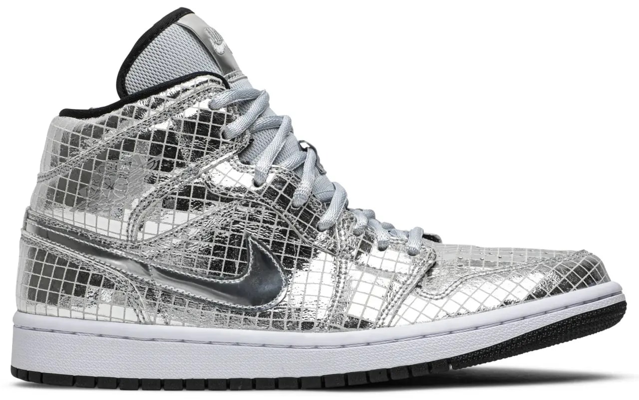 Giày Nike Wmns Air Jordan 1 Mid 'Disco Ball' CU9304-001 — kich-thuoc: lien-he-order Giày Nike Wmns Air Jordan 1 Mid 'Disco Ball' CU9304-001 — kich-thuoc: lien-he-order