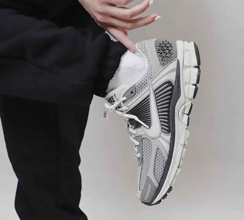 Giày Nike Zoom Vomero 5 'Cobblestone Flat Pewter' FB8825-001 — ảnh 4