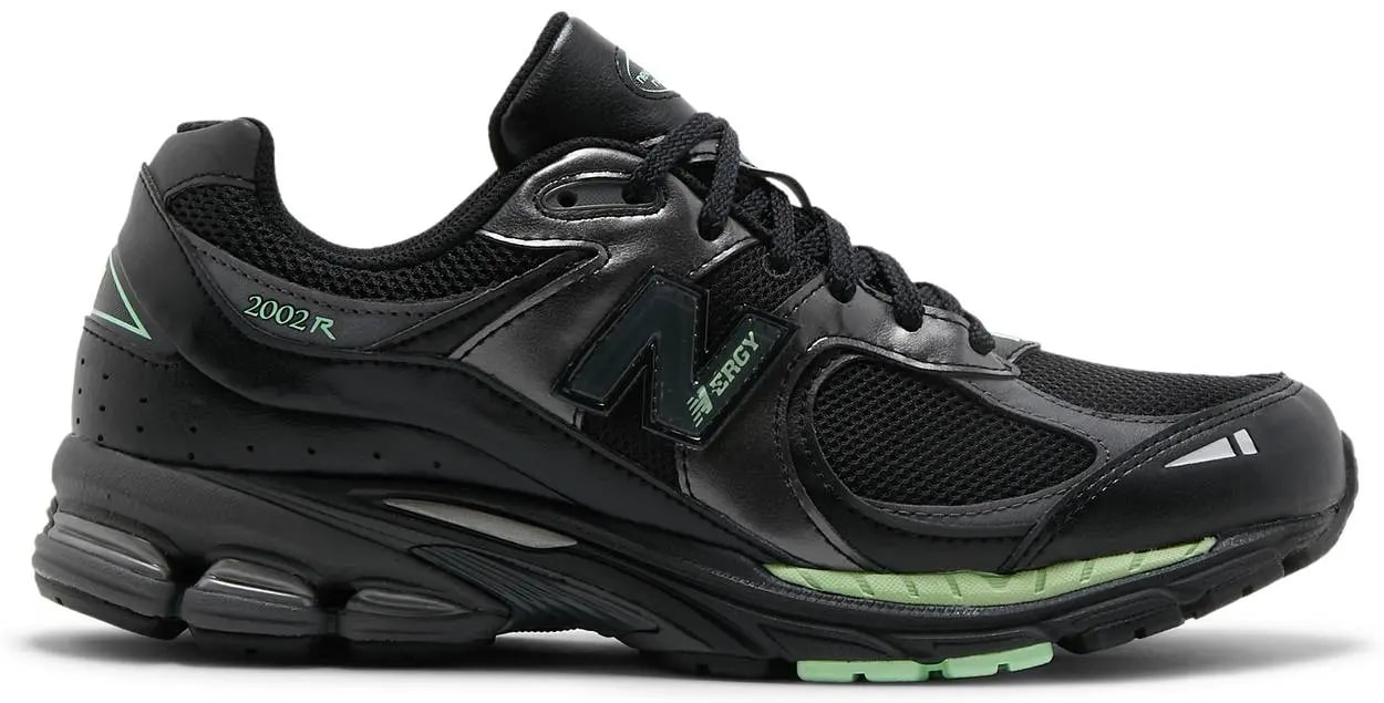 Giày New Balance 2002R 'Black Green' M2002RLD — kich-thuoc: 40