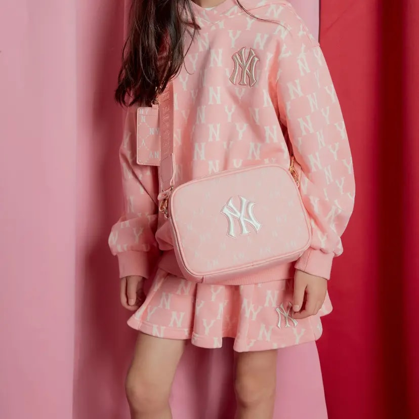 Túi MLB Diamond Monogram Camera Bag NY Yankees 3AHSM011N-50BK — ảnh 4