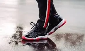 Giày Nike Air Jordan 11 Retro GS 'Bred' 2019 378038-061 — ảnh 4