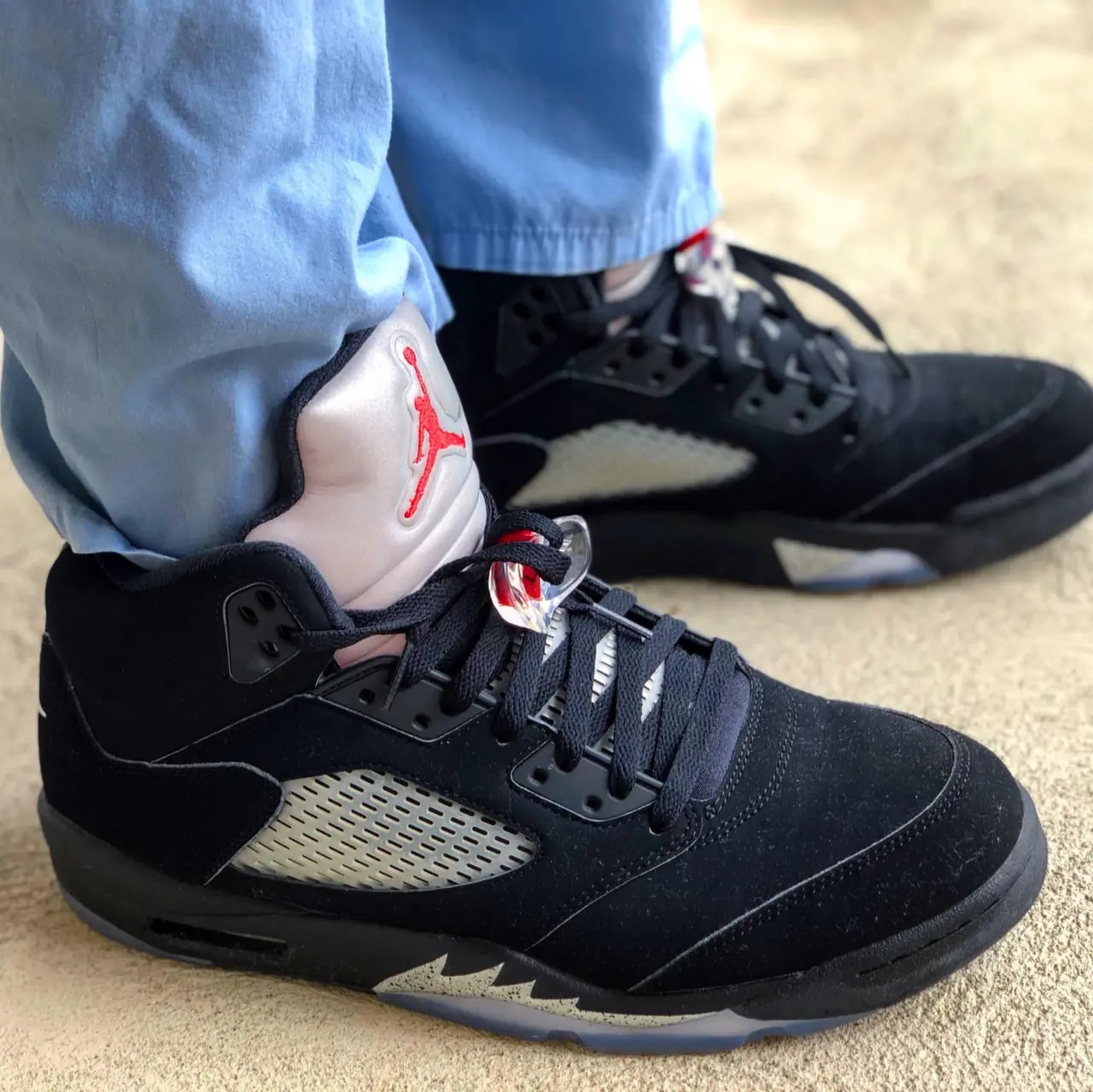 Giày Nike Air Jordan 5 Retro 'Metallic' 2011 136027-010 — ảnh 3