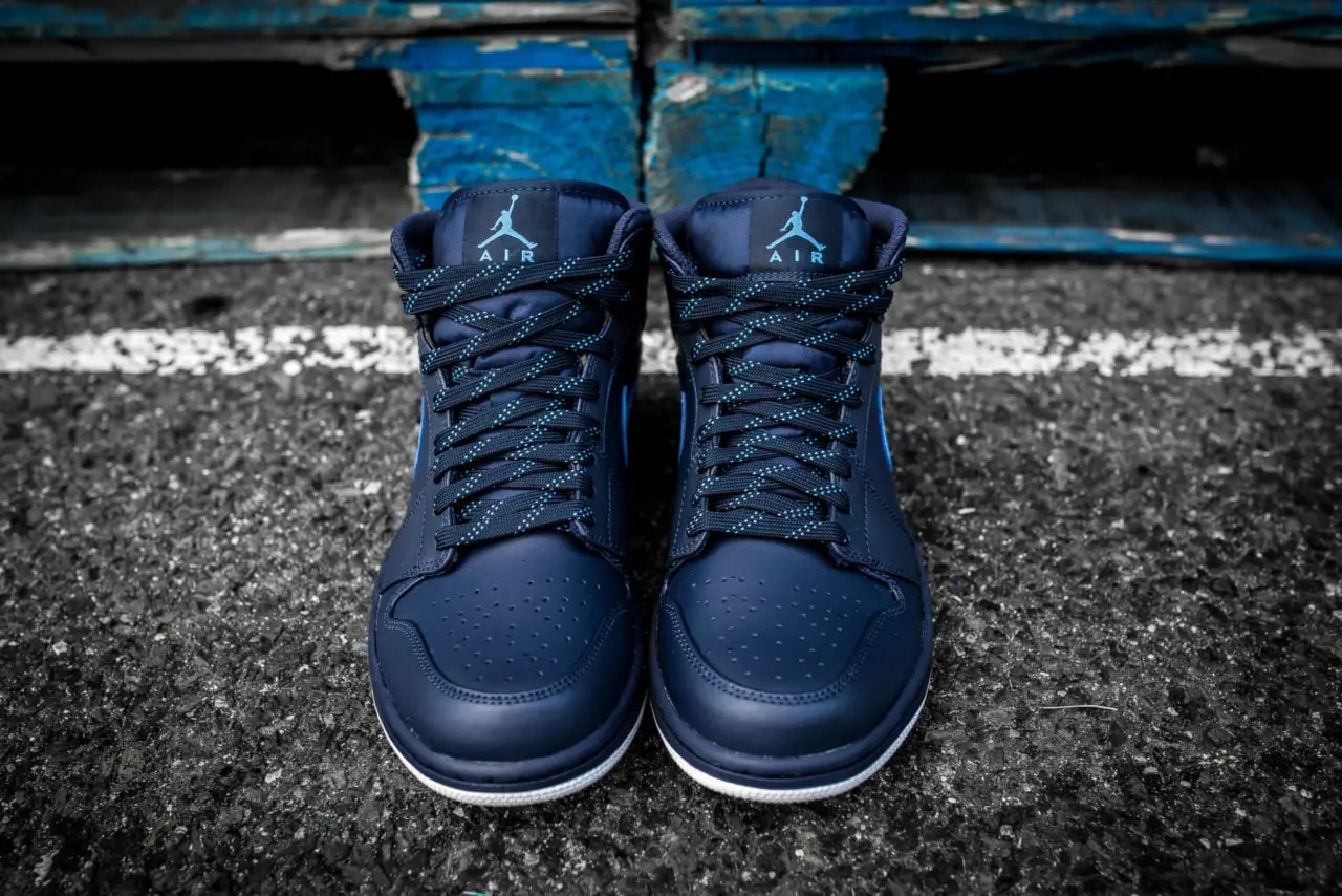 Giày Nike Air Jordan 1 Mid 'Obsidian University' 554724-405 — ảnh 5