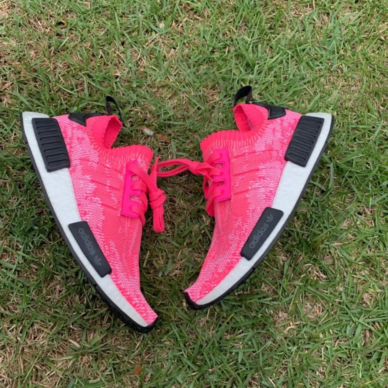 Giày Adidas Wmns NMD R1 Primeknit 'Solar Pink AQ1104 — ảnh 2