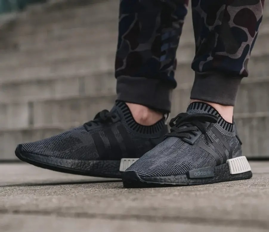 Giày Adidas NMD R1 Primeknit 'Pitch Black' AQ1248 — ảnh 4