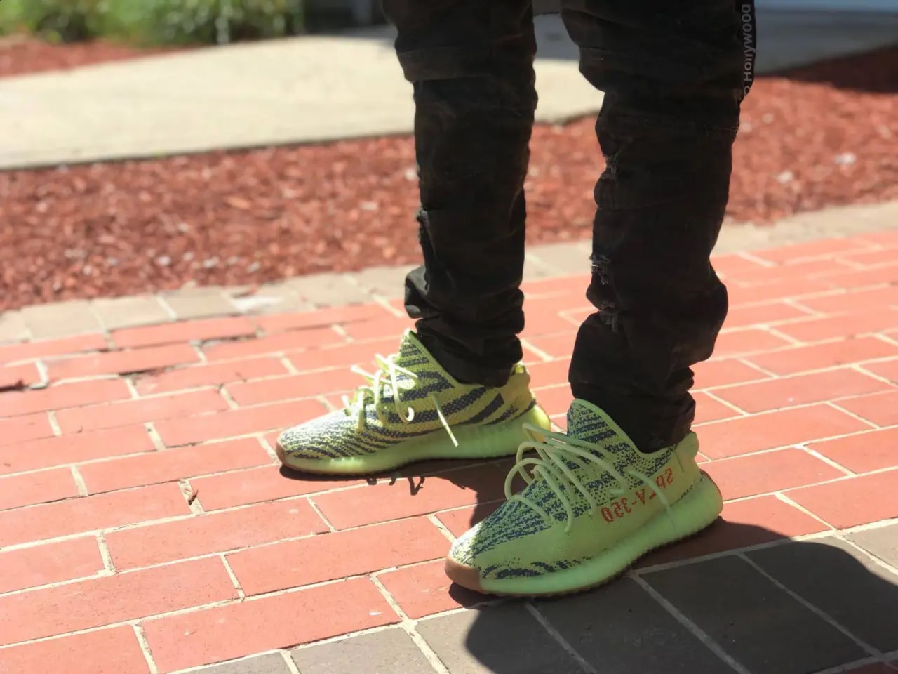 Giày Adidas Yeezy Boost 350 V2 'Semi Frozen Yellow' B37572 — ảnh 4
