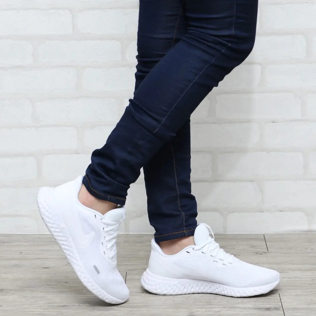 Giày Nike Revolution 5 'All White' BQ3207-104 — ảnh 2