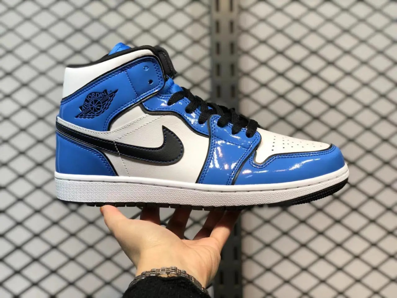 Giày Nike Air Jordan 1 Mid SE GS 'Signal Blue' BQ6931-402 — ảnh 5