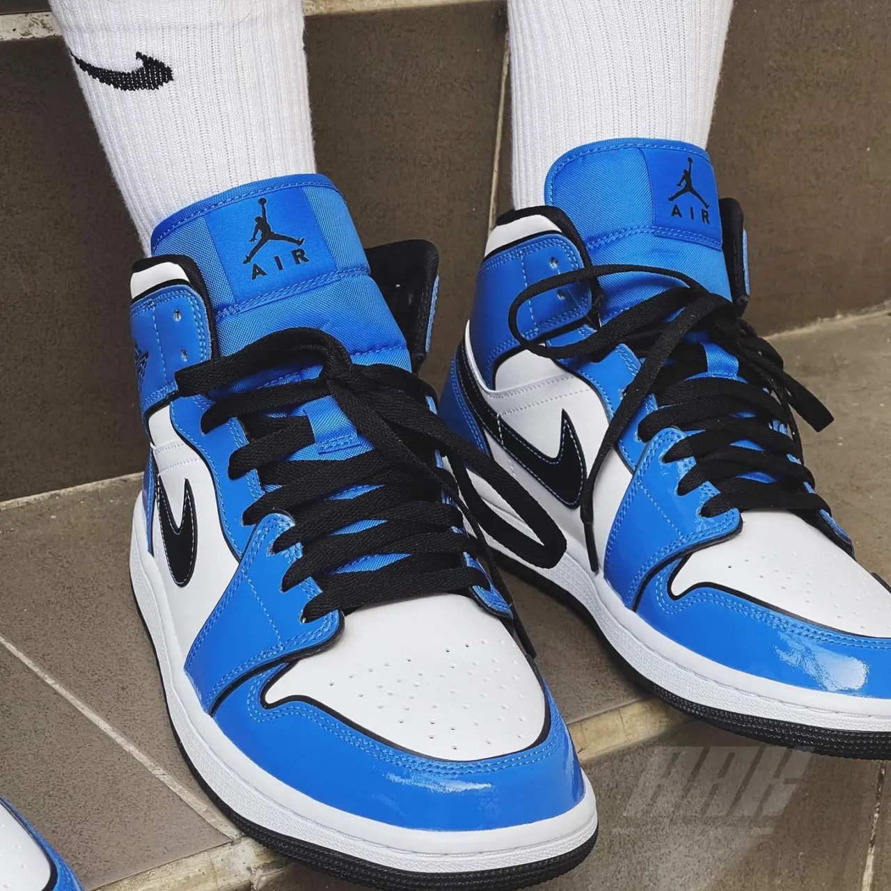 Giày Nike Air Jordan 1 Mid SE GS 'Signal Blue' BQ6931-402 — ảnh 4