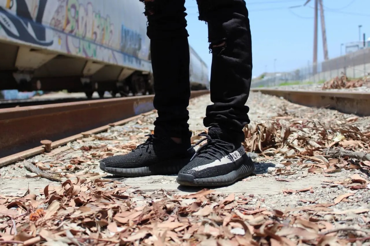 Giày Adidas Yeezy Boost 350 'Oreo' BY1604 — ảnh 4