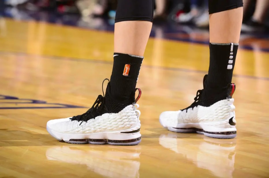 Giày Nike LeBron 15 'Graffiti' AQ2363-100 — ảnh 5