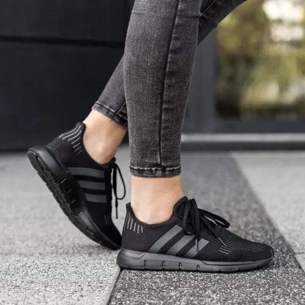 Giày Adidas Swift Run Triple Black CG6268 — ảnh 3