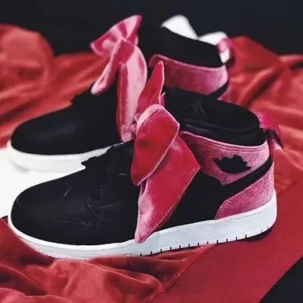 Giày Nike Air Jordan 1 Mid Bow XLD GS 'Noble Red' CK5678-006 — ảnh 5