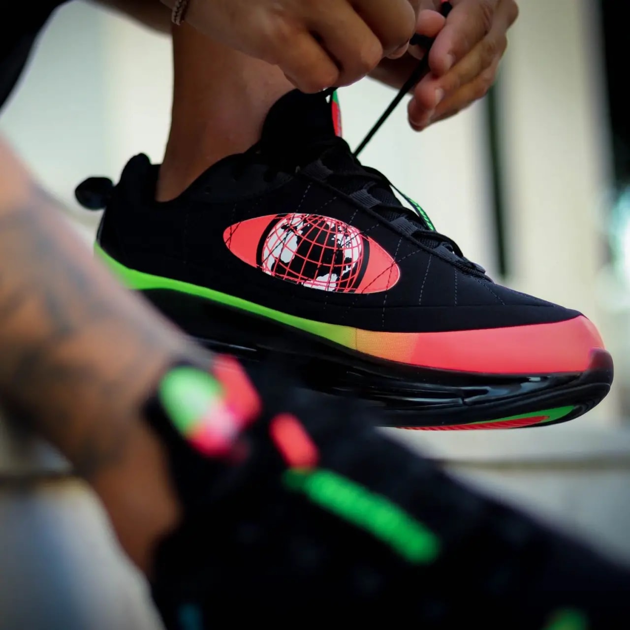 Giày Nike Air Max 720 818 'Worldwide Pack Black' CT1282-001 — ảnh 2