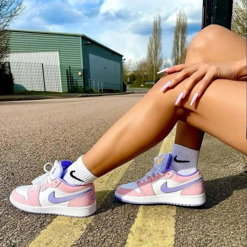 Giày Nike Air Jordan 1 Low SE GS 'Arctic Punch' CV9844-600 — ảnh 2