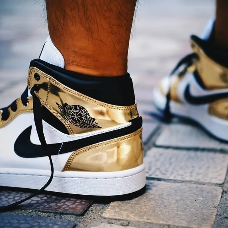 Giày Nike Air Jordan 1 Mid SE GS 'Metallic Gold' DC1420-700 — ảnh 3