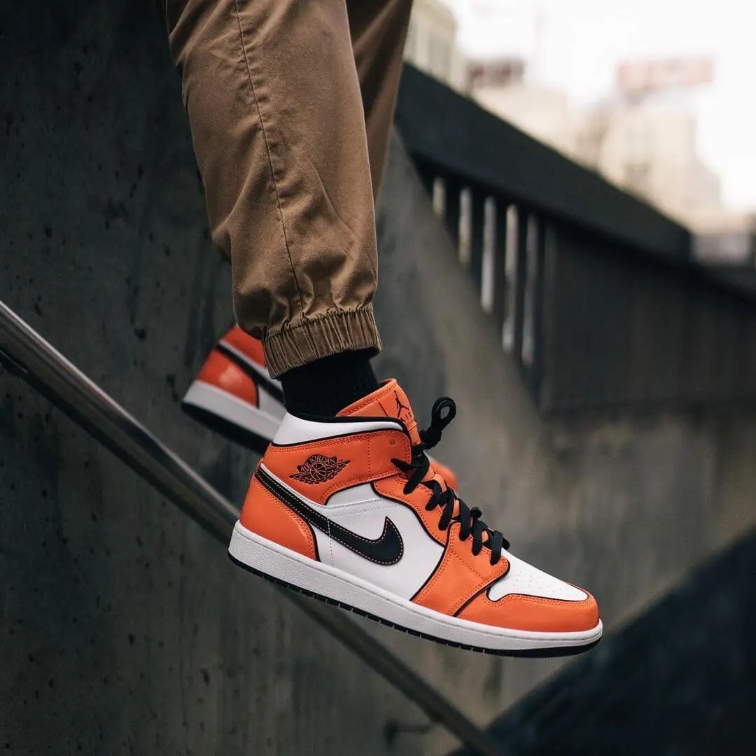 Giày Nike Air Jordan 1 Mid SE 'Turf Orange' DD6834-802 — ảnh 2