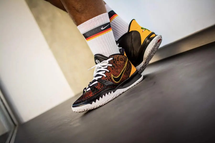 Giày Nike Kyrie 7 GS 'Roswell Rayguns' CT4080-001 — ảnh 5