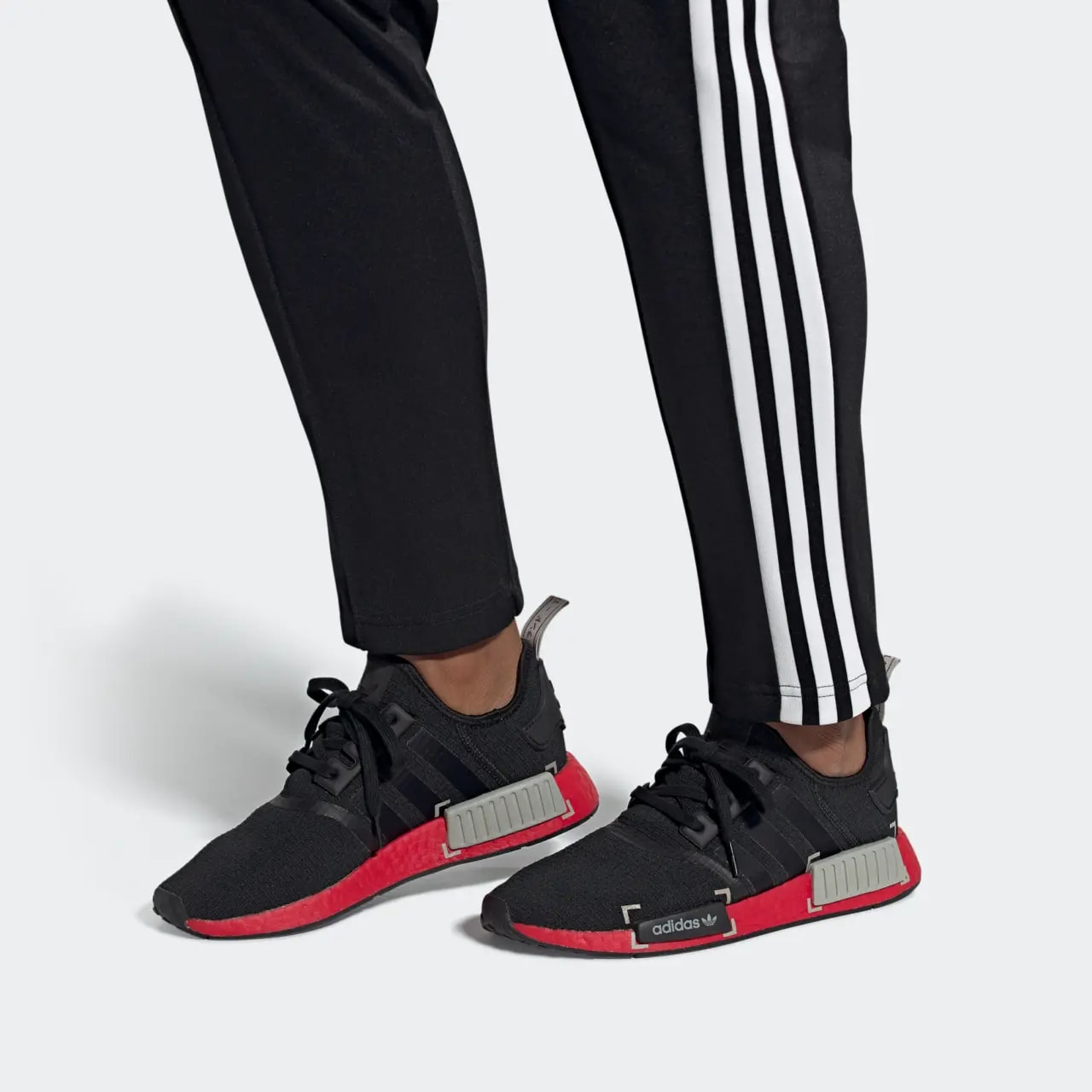 Giày Adidas NMD_R1 'Black Grey Scarlet' FV3907 — ảnh 2