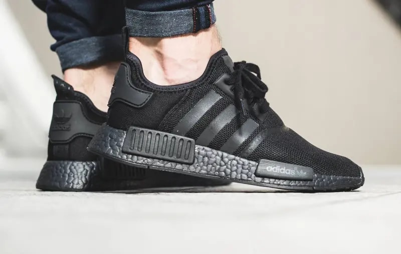Giày Adidas NMD_R1 'Triple Black' FV9015 — ảnh 3
