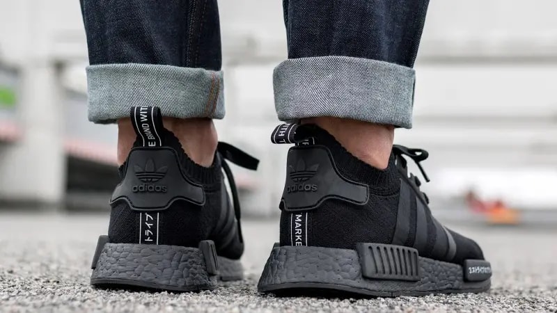 Giày Adidas NMD_R1 'Triple Black' FV9015 — ảnh 4